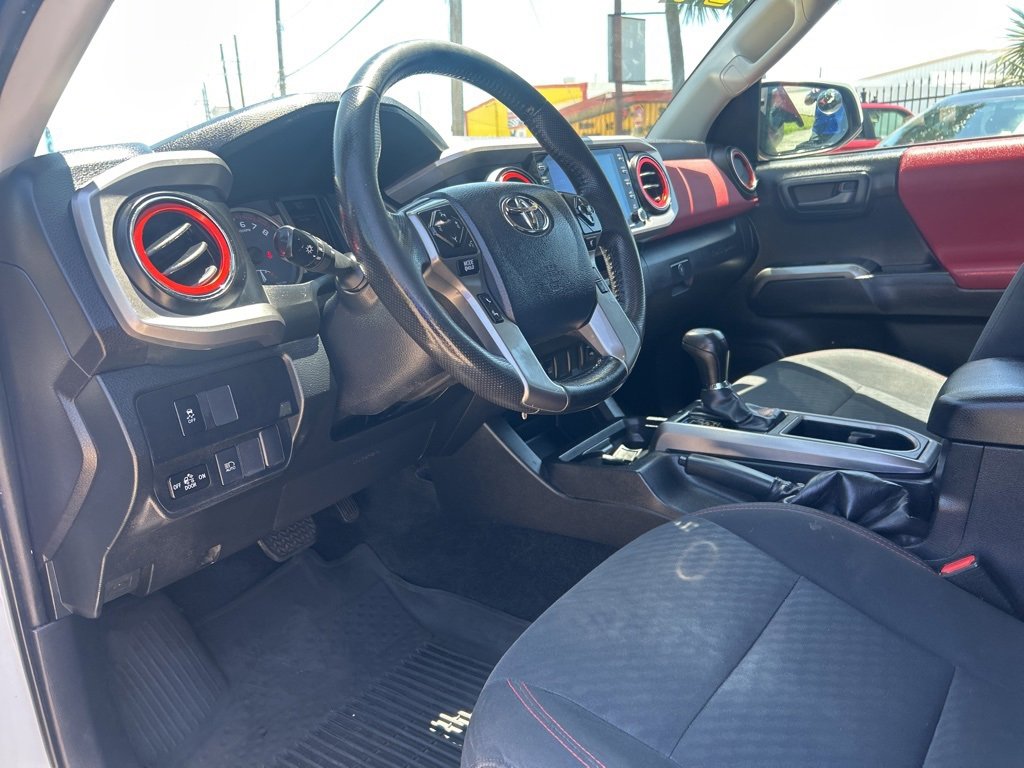 Used 2020 Toyota Tacoma SR5 image 9