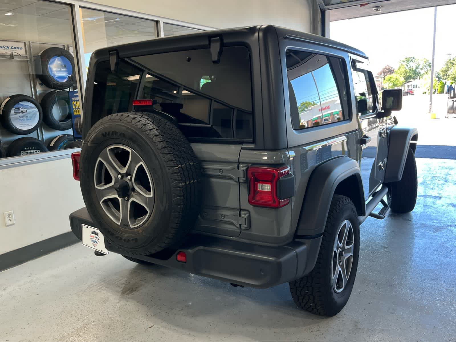 Used 2021 Jeep Wrangler Sport AWD/4WD image 9