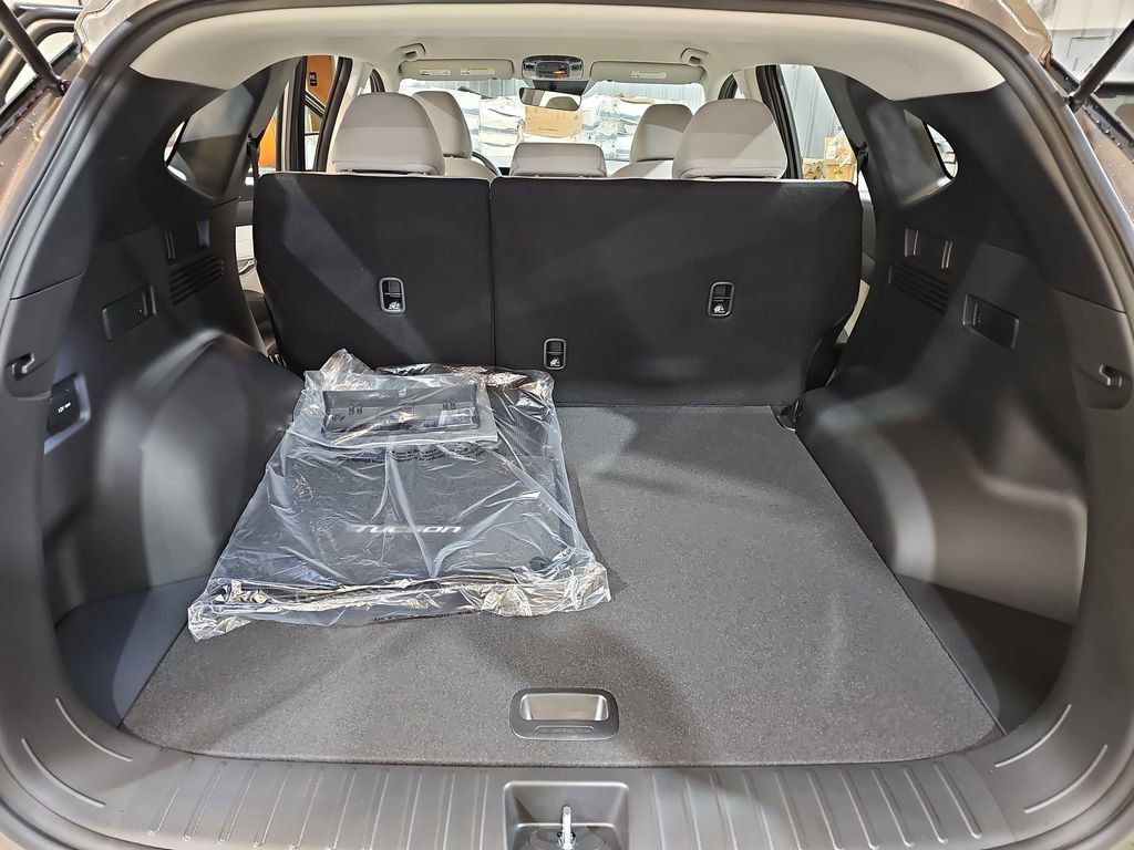 New 2026 Hyundai Tucson Blue SE image 12