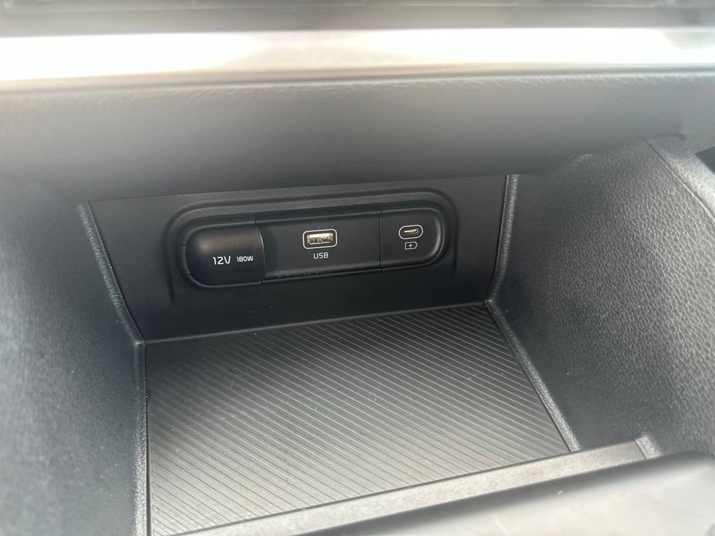 Used 2025 Kia Sportage LX FWD image 23
