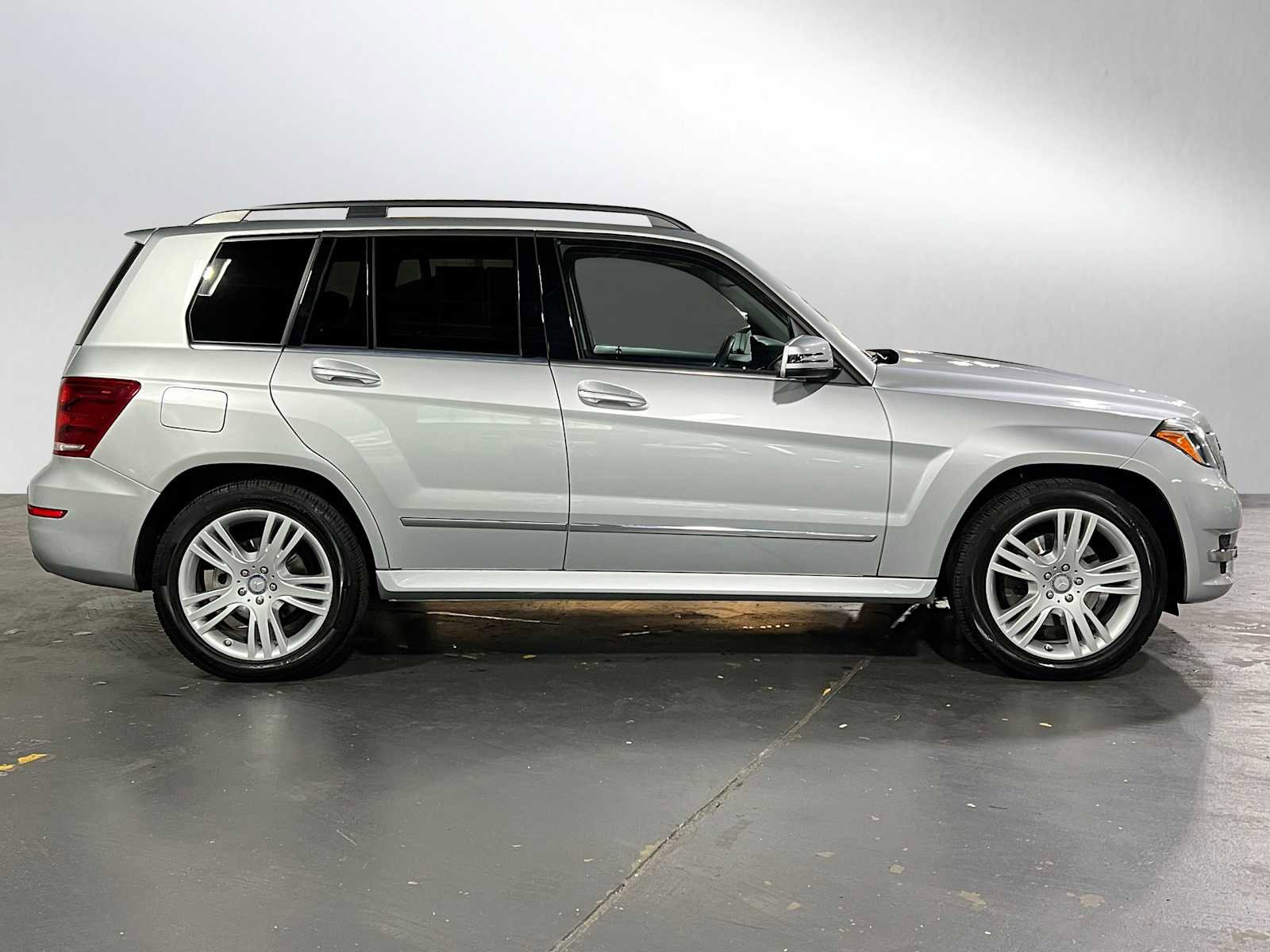 Used 2014 Mercedes-Benz GLK 350 4MATIC image 2