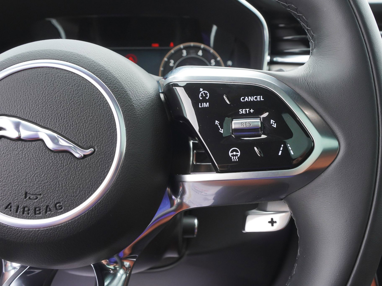 Used 2026 Jaguar F-PACE R-Dynamic S image 19