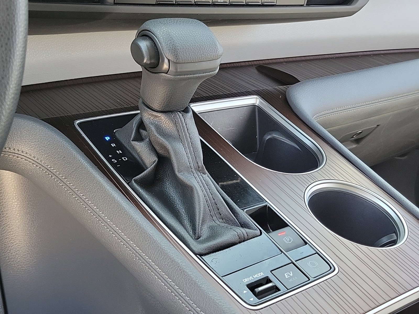 Used 2024 Toyota Sienna LE image 28