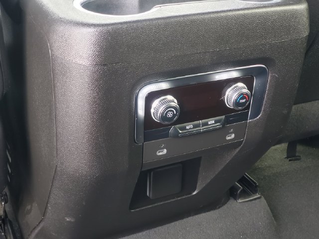 Certified 2024 GMC Yukon SLT AWD/4WD image 30