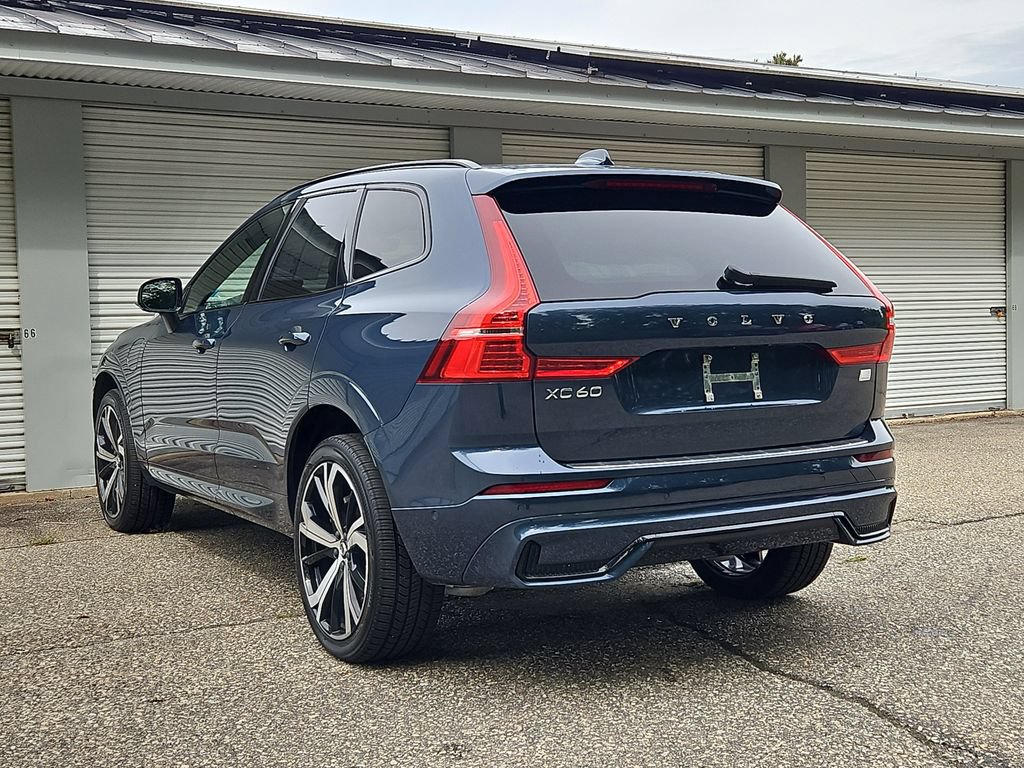 Used 2024 Volvo XC60 T8 Ultimate w/ Protection Package Premier AWD/4WD image 3