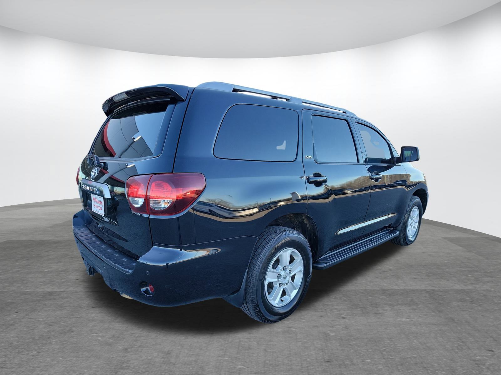 Used 2022 Toyota Sequoia SR5 image 5