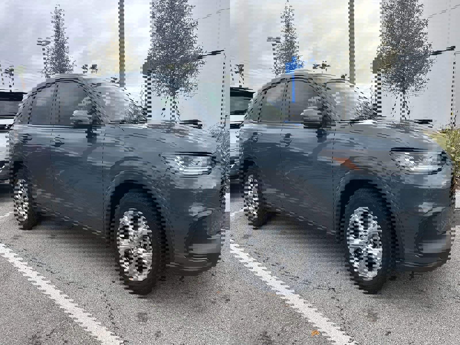 Used 2023 Honda HR-V LX image 7