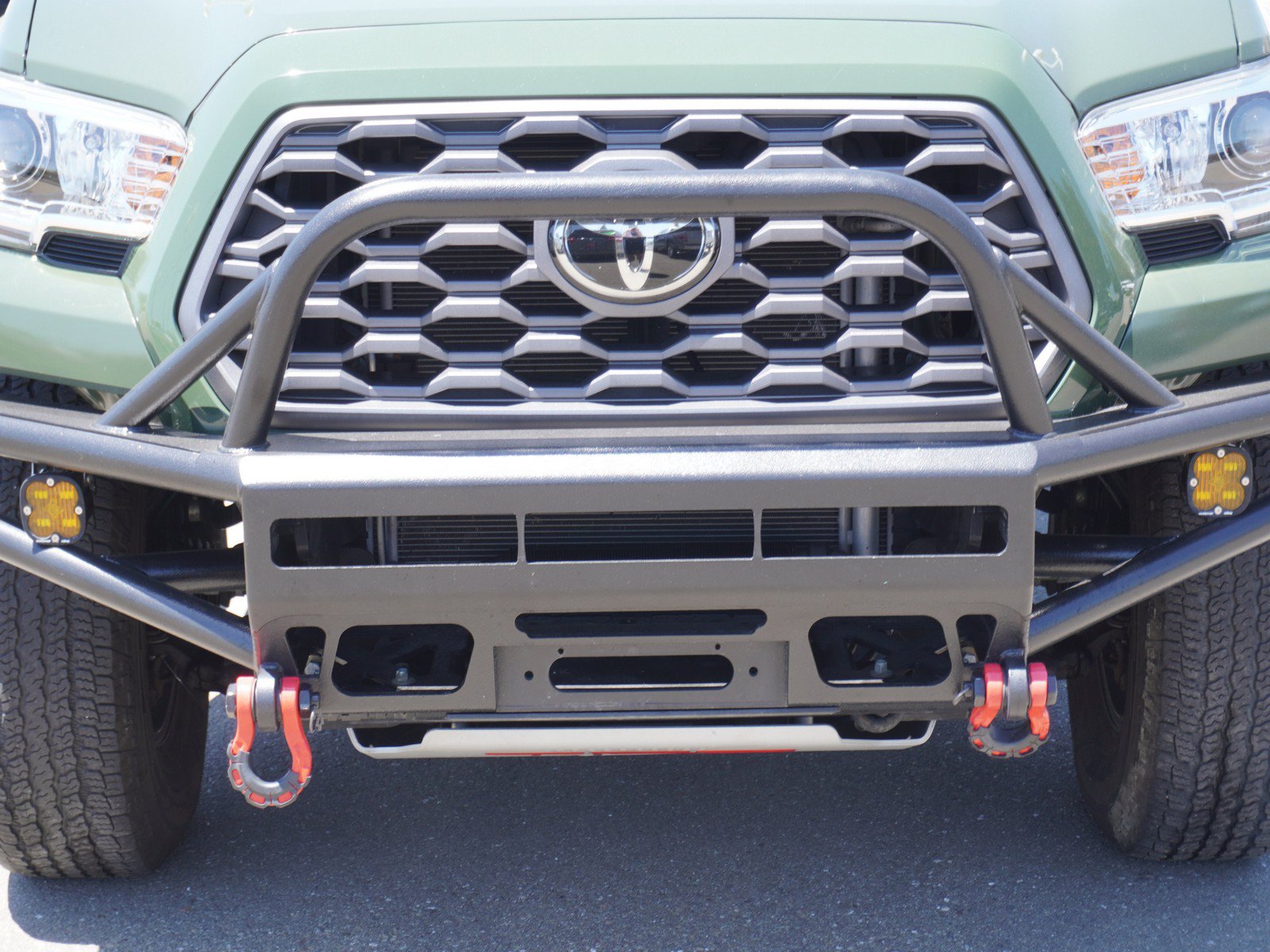 Used 2021 Toyota Tacoma TRD Off-Road w/ TRD Premium Off Road Package AWD/4WD image 9