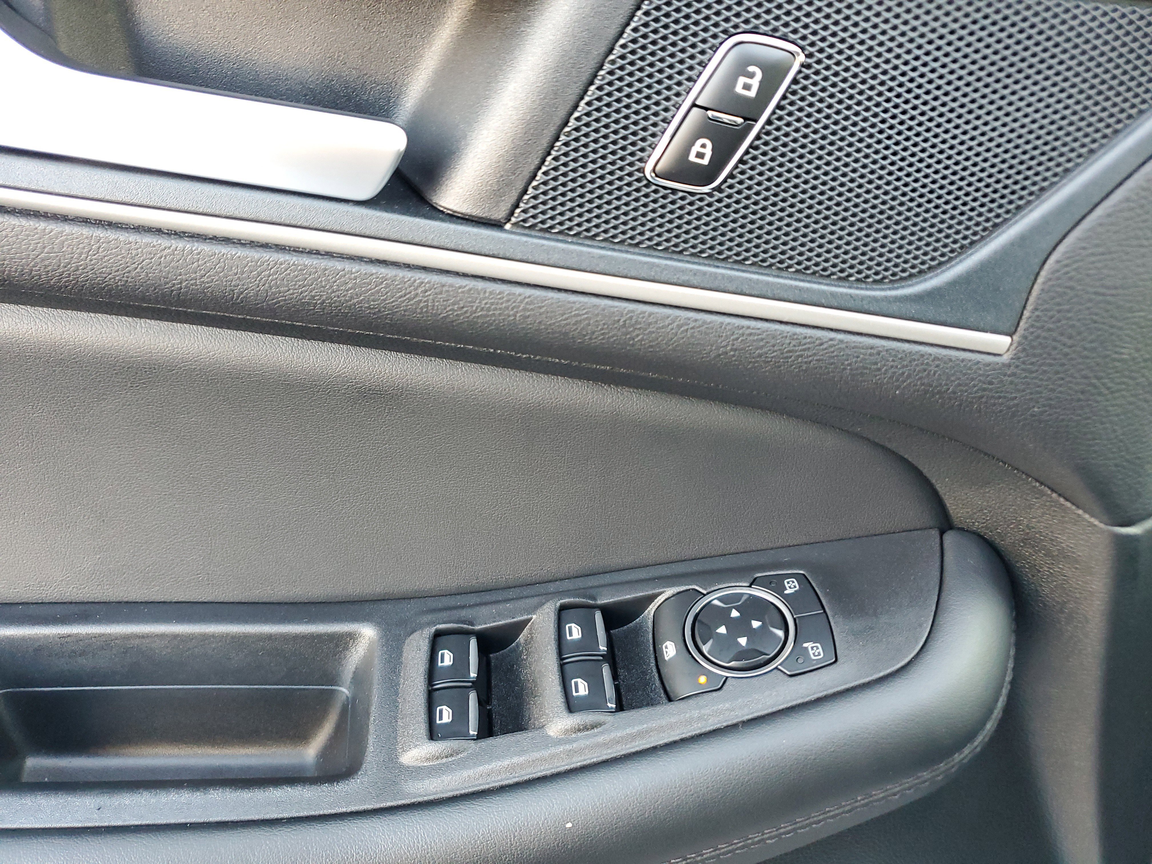 Used 2024 Ford Edge SEL w/ Convenience Package image 28