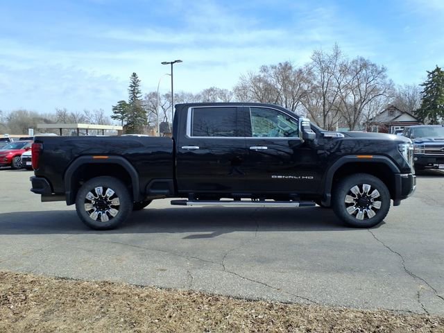 Used 2025 GMC Sierra 3500 Denali w/ Technology Package AWD/4WD image 2