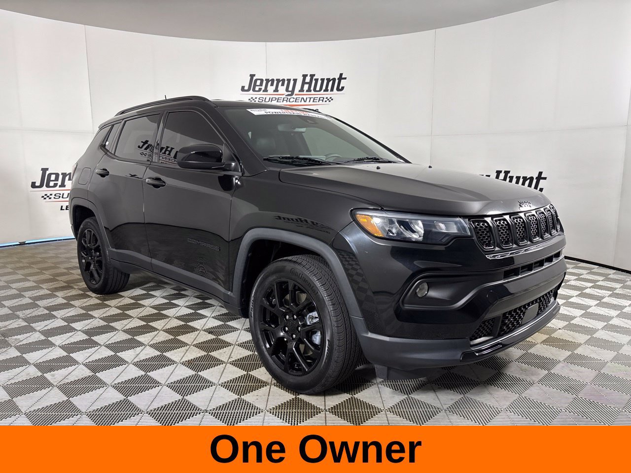 Used 2023 Jeep Compass Latitude AWD/4WD image 4