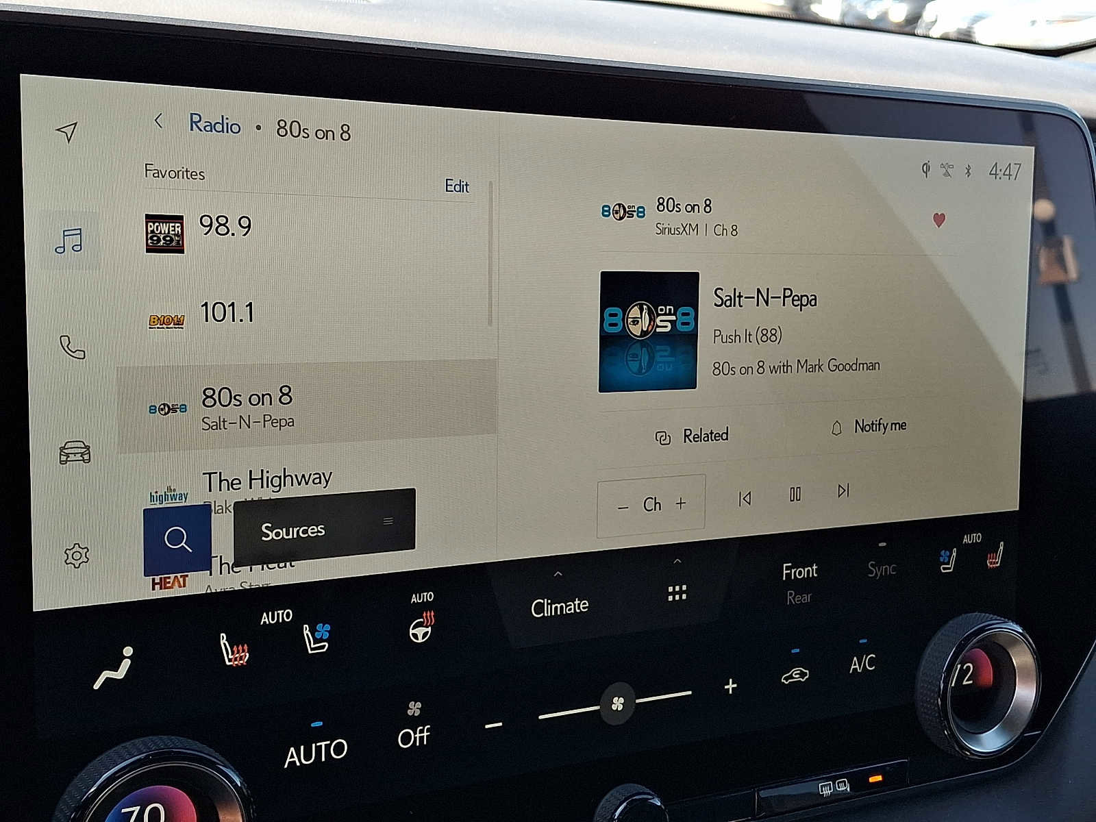 Used 2023 Lexus RX 350 Premium w/ Accessory Package AWD/4WD image 15