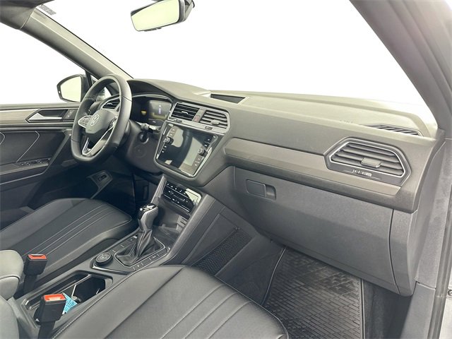 Used 2022 Volkswagen Tiguan SE R-Line image 30