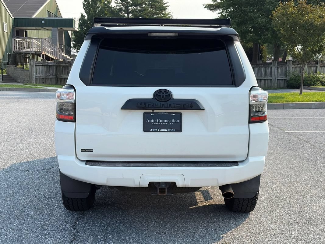 Used 2020 Toyota 4Runner Venture w/ Moonroof Package AWD/4WD image 7