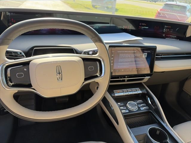 Used 2025 Lincoln Nautilus Premier w/ Equipment Group 102A image 12
