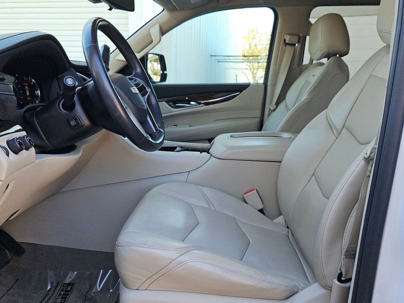 Used 2020 Cadillac Escalade Premium Luxury image 21