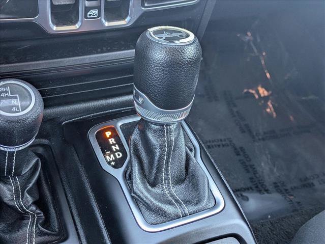 Used 2019 Jeep Wrangler Unlimited Sahara AWD/4WD image 12