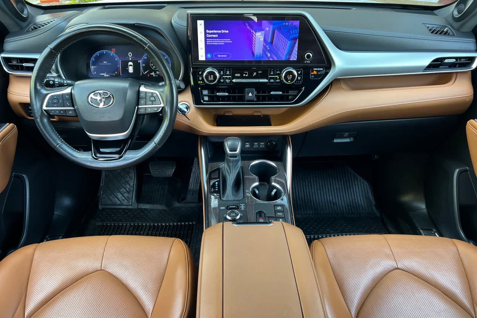 Used 2023 Toyota Highlander Platinum AWD/4WD image 3