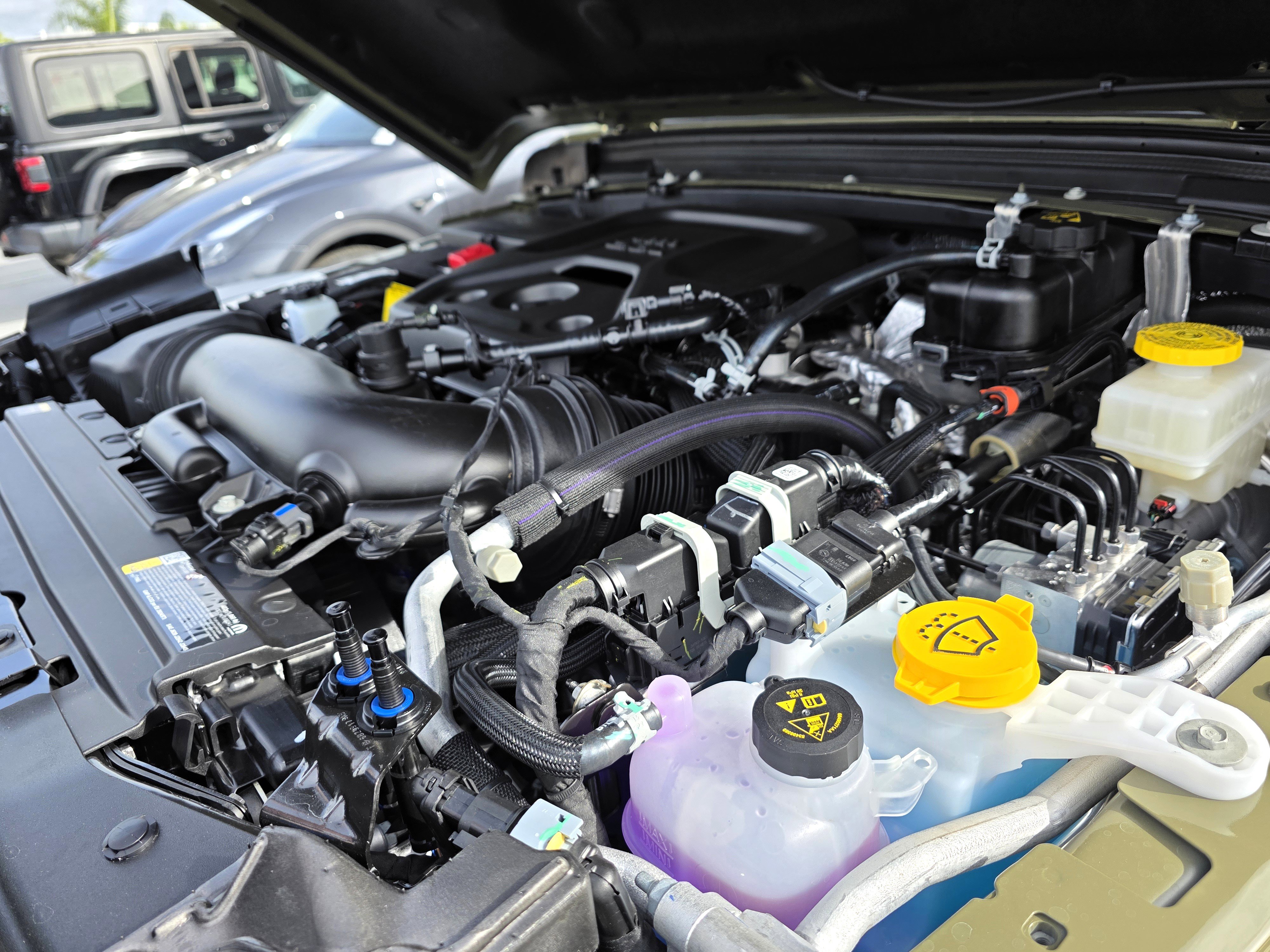 New 2026 Jeep Wrangler Unlimited Rubicon w/ Technology Group AWD/4WD image 19