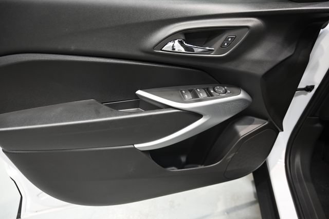 New 2026 Chevrolet Trax RS w/ Sunroof Package FWD image 27