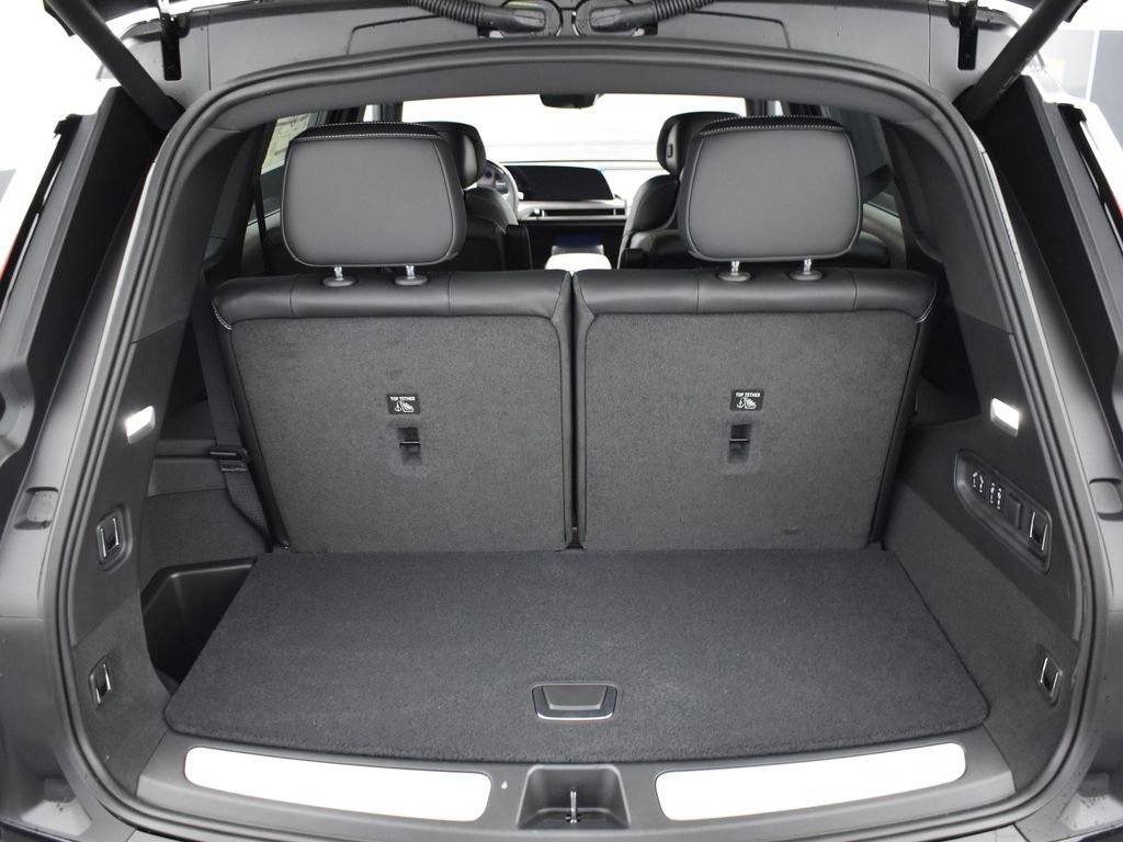 New 2026 Cadillac Vistiq Sport w/ LPO, Floor Liner Package image 34