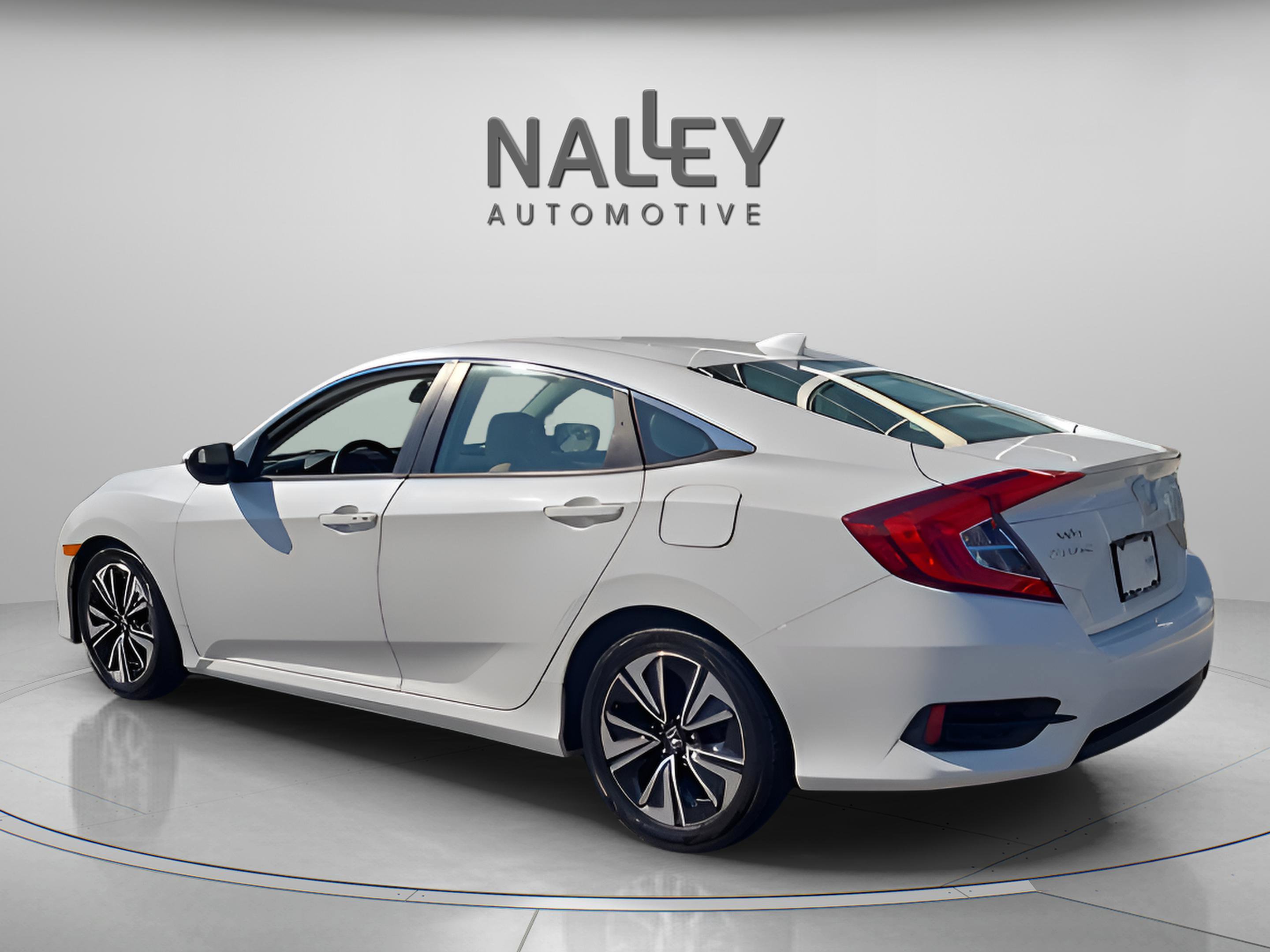 Used 2018 Honda Civic EX-T image 4