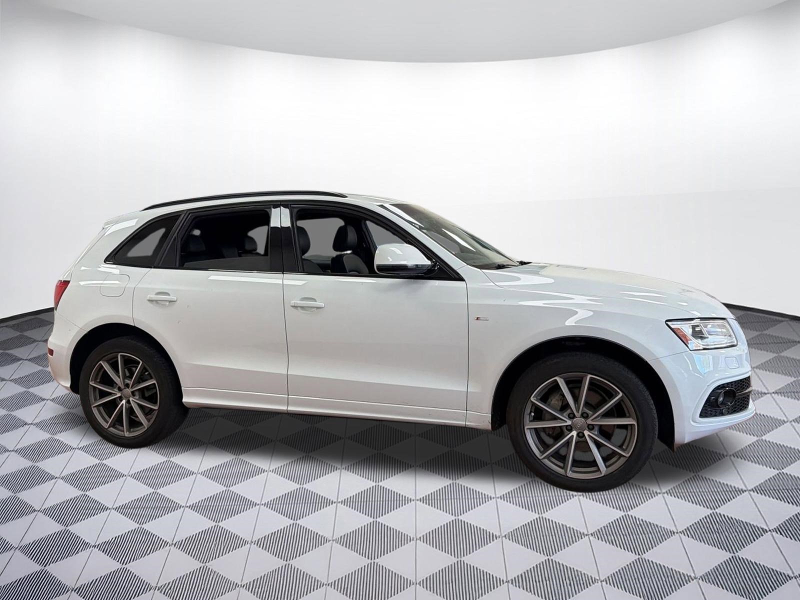 Used 2016 Audi Q5 3.0T Premium Plus w/ Technology Package image 8