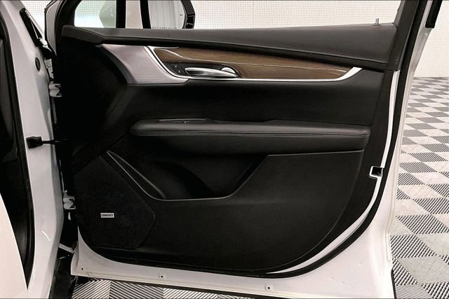 Used 2022 Cadillac XT5 Premium Luxury w/ Platinum Package AWD/4WD image 22