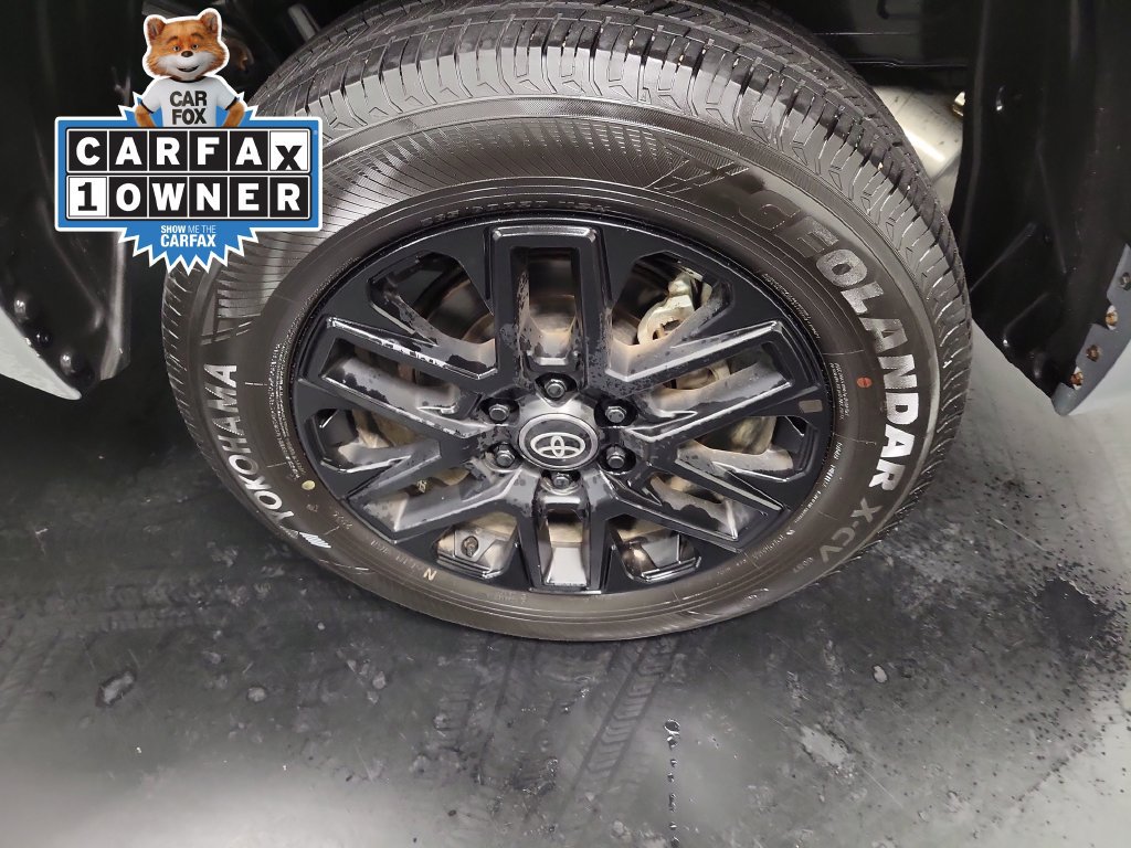 Used 2026 Toyota Tundra Limited AWD/4WD image 12