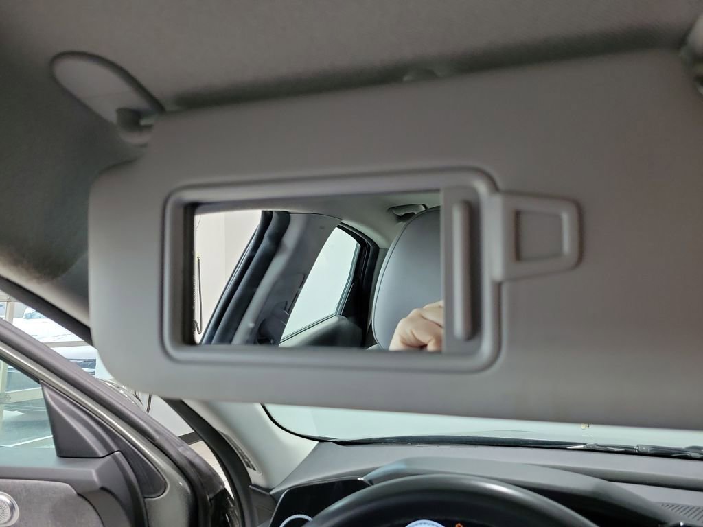 Used 2024 Hyundai Elantra Limited image 45