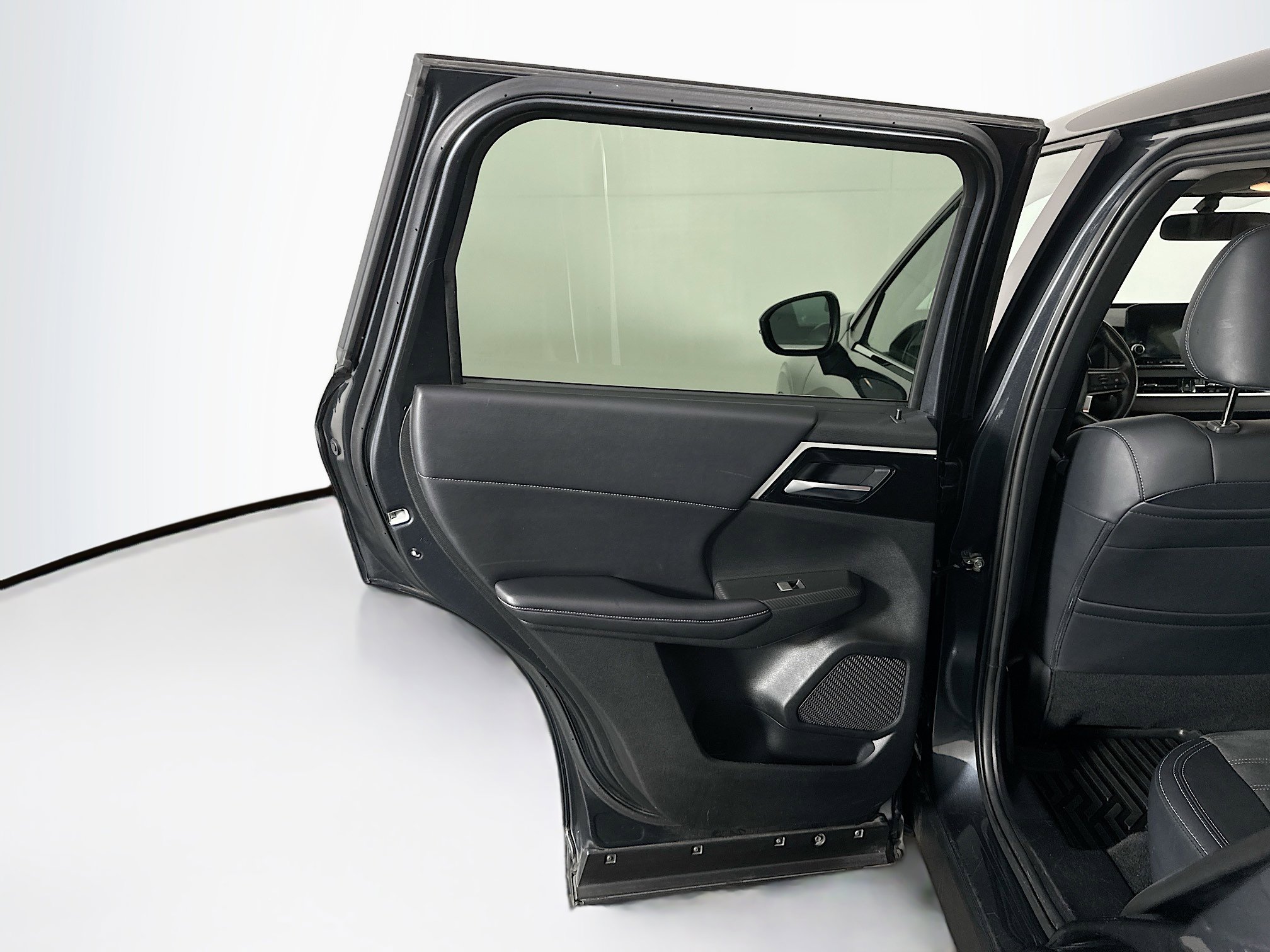 Used 2024 Mitsubishi Outlander SE image 26