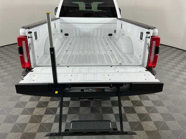 Certified 2025 Ford F350 Lariat w/ FX4 Off-Road Package image 8
