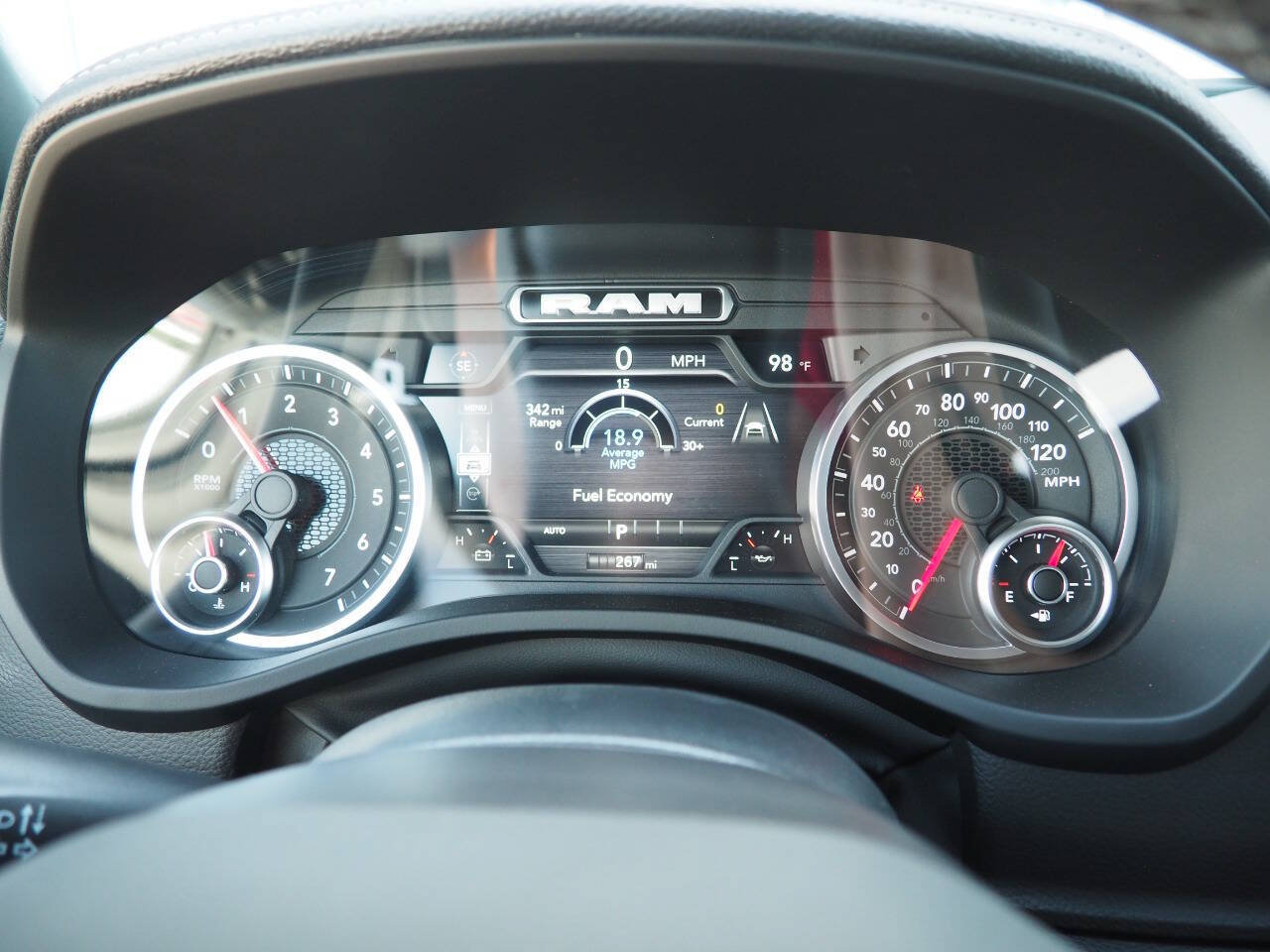 New 2026 RAM 1500 Laramie AWD/4WD image 21