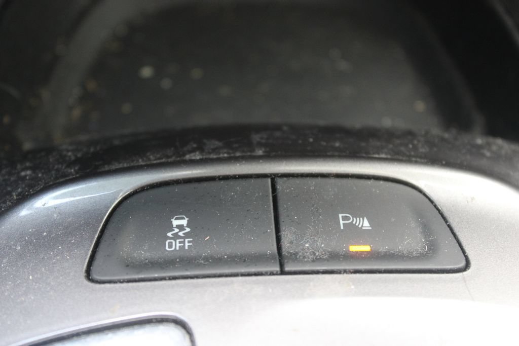 Used 2022 Chevrolet Malibu LT FWD image 30