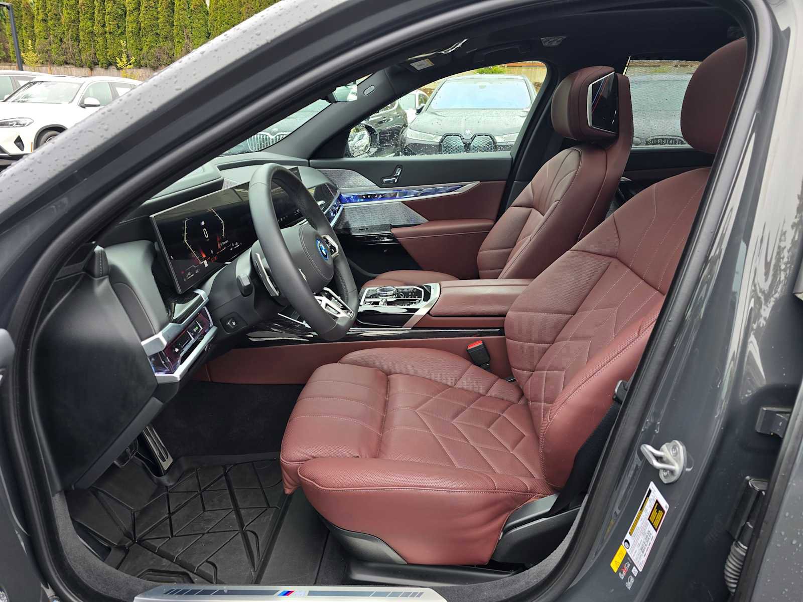 Used 2025 BMW 750e xDrive w/ Executive Package AWD/4WD image 20