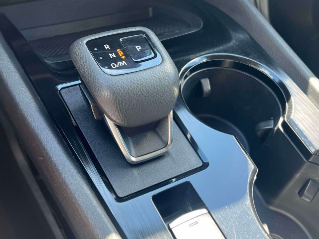 Used 2024 Nissan Rogue SV AWD/4WD image 25