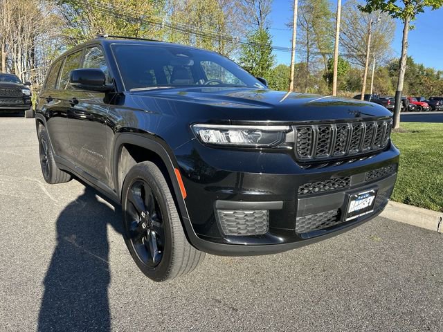 Used 2023 Jeep Grand Cherokee L Altitude AWD/4WD image 2