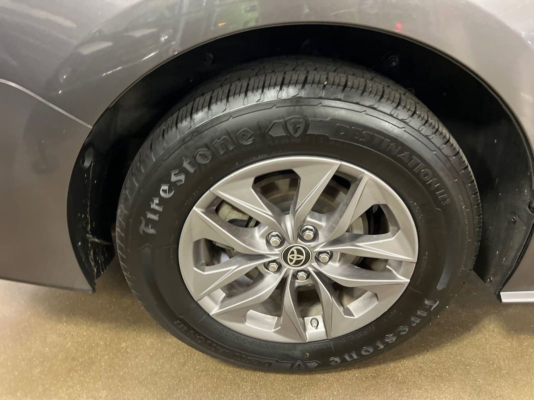 Used 2021 Toyota Sienna LE image 68