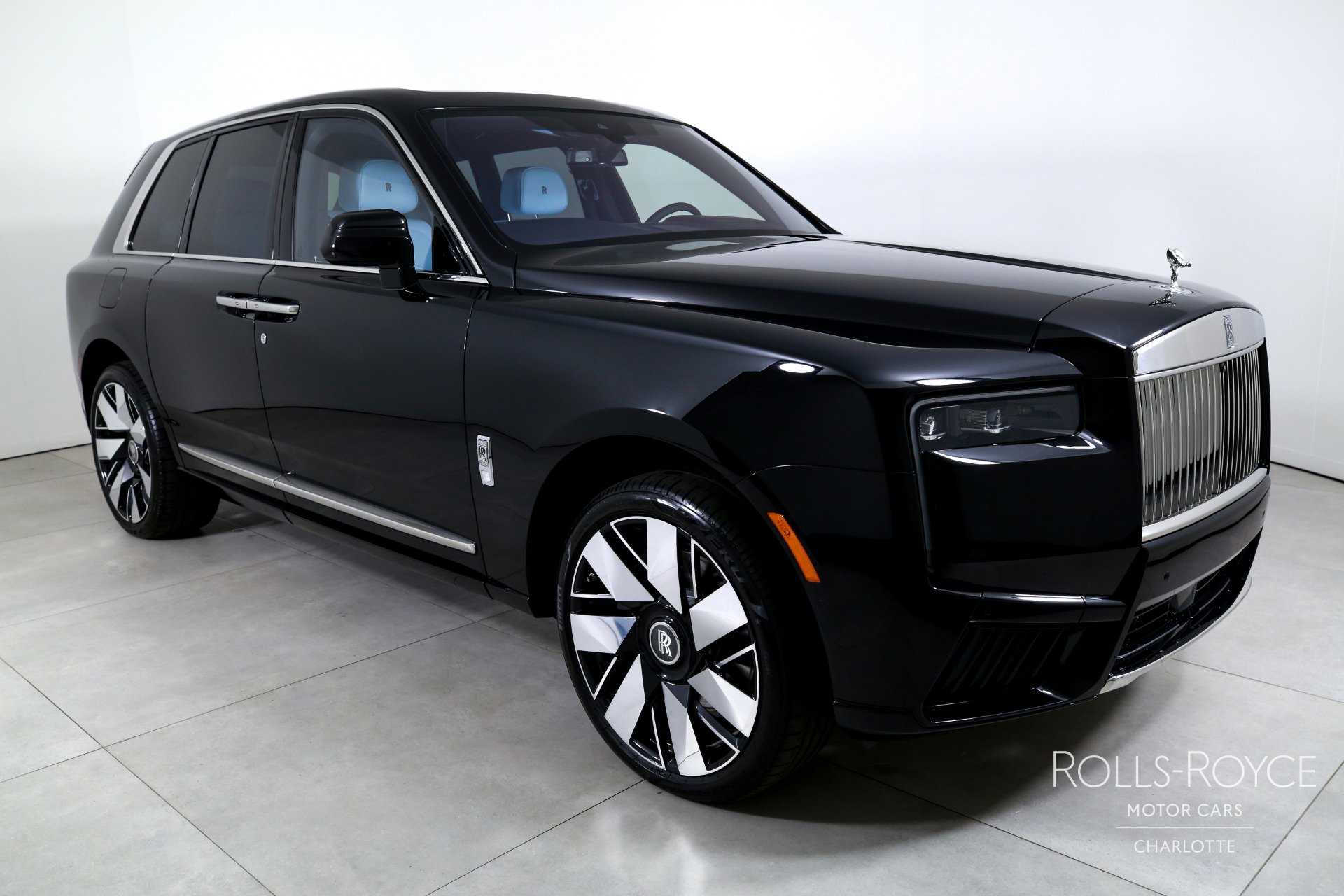 New 2026 Rolls-Royce Cullinan AWD/4WD image 6