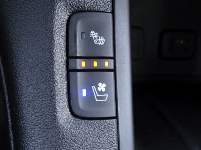 Used 2019 GMC Acadia Denali w/ Technology Package AWD/4WD image 36