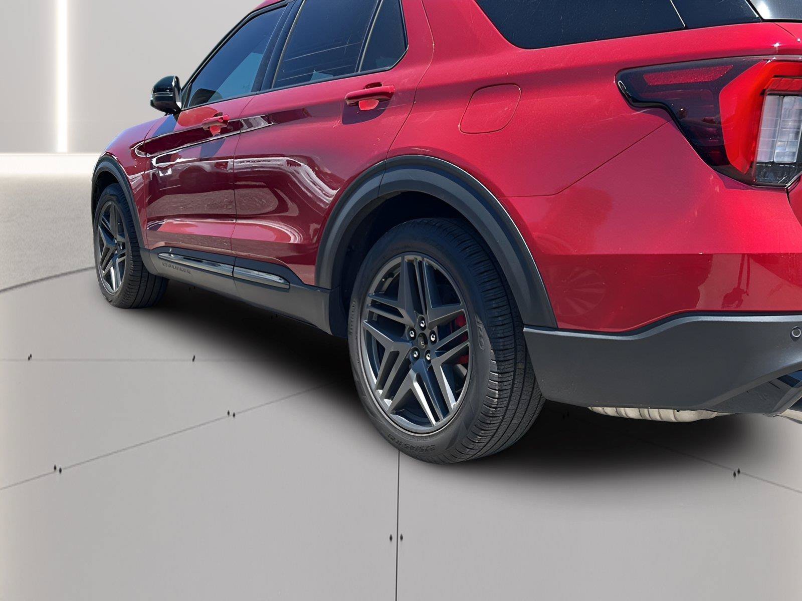 Used 2025 Ford Explorer ST AWD/4WD image 23
