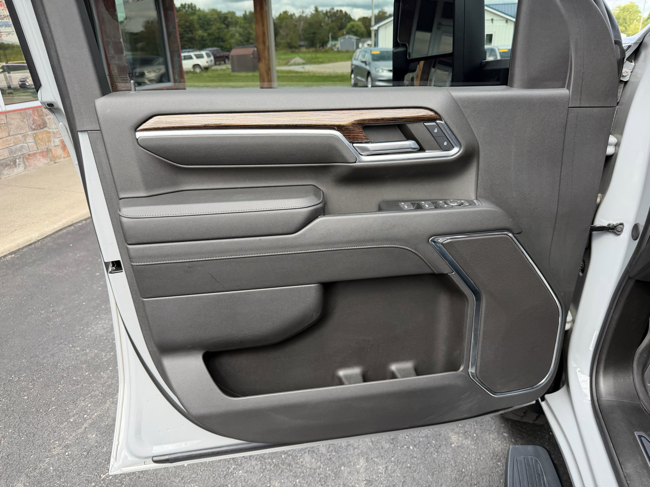 Used 2024 GMC Sierra 2500 SLE w/ SLE Value Package; image 14