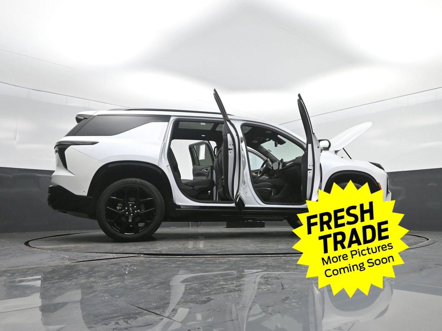 Used 2024 Chevrolet Traverse RS image 58