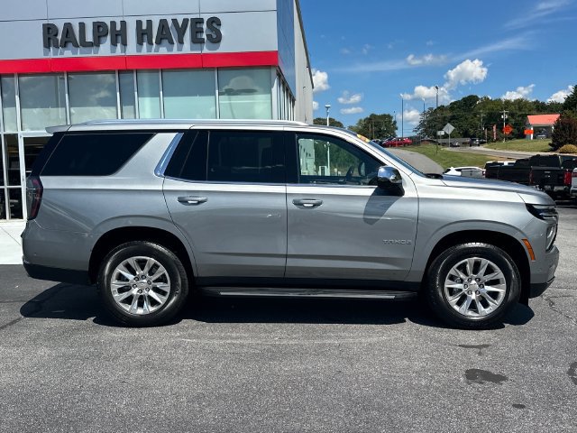 Used 2025 Chevrolet Tahoe Premier AWD/4WD image 2