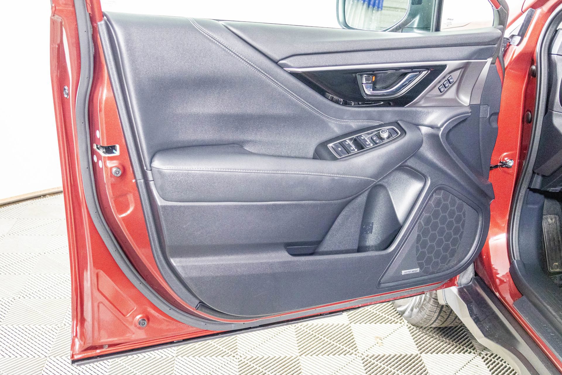 Used 2023 Subaru Outback Limited image 36