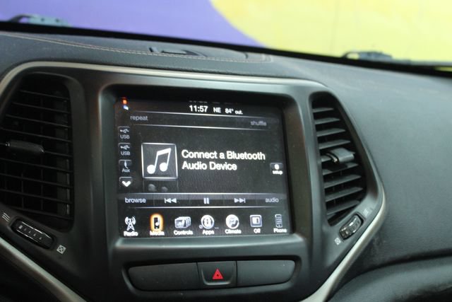 Used 2016 Jeep Cherokee 75th Anniversary AWD/4WD image 19