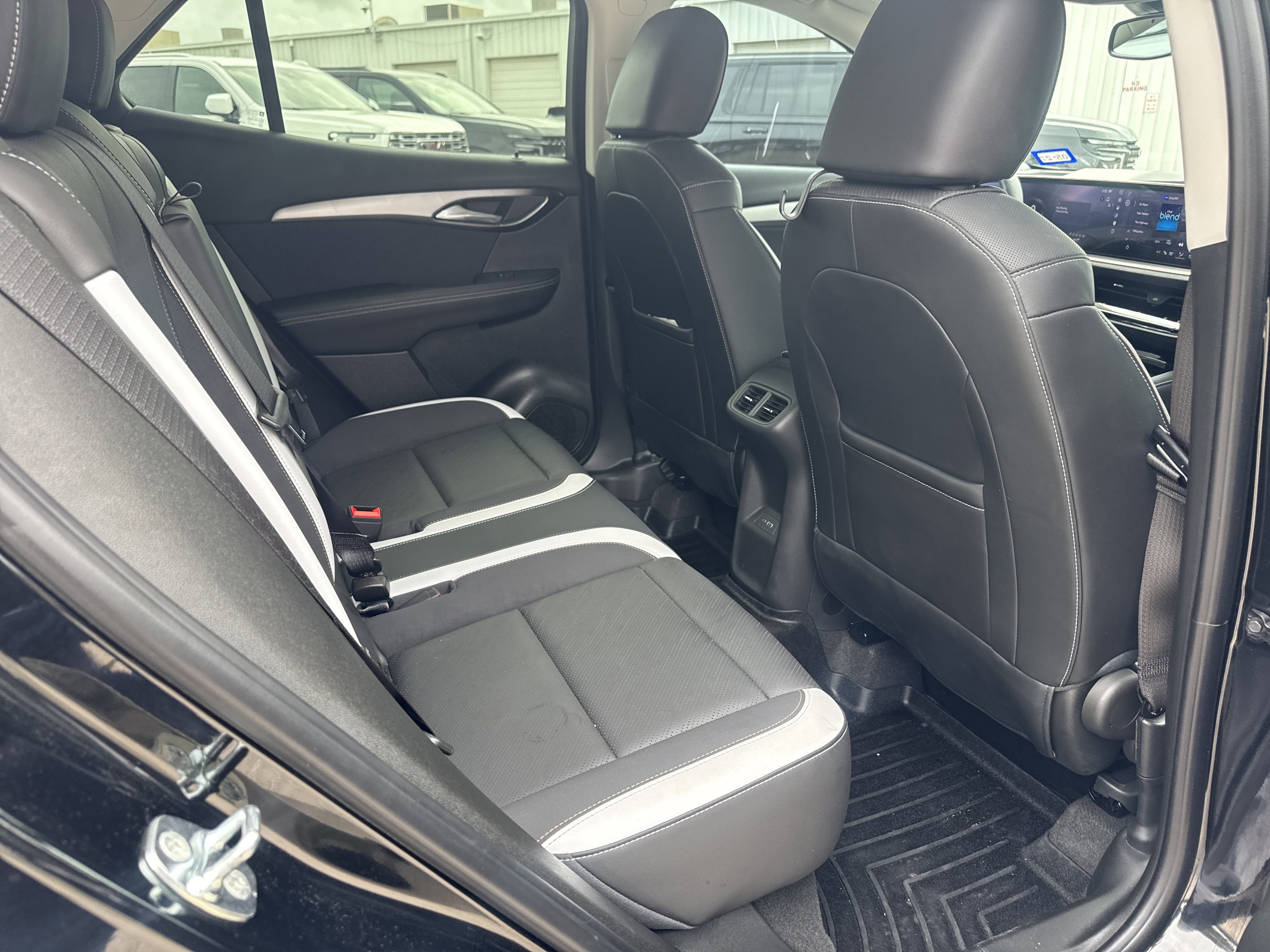 Used 2025 Buick Envision Sport Touring AWD/4WD image 14