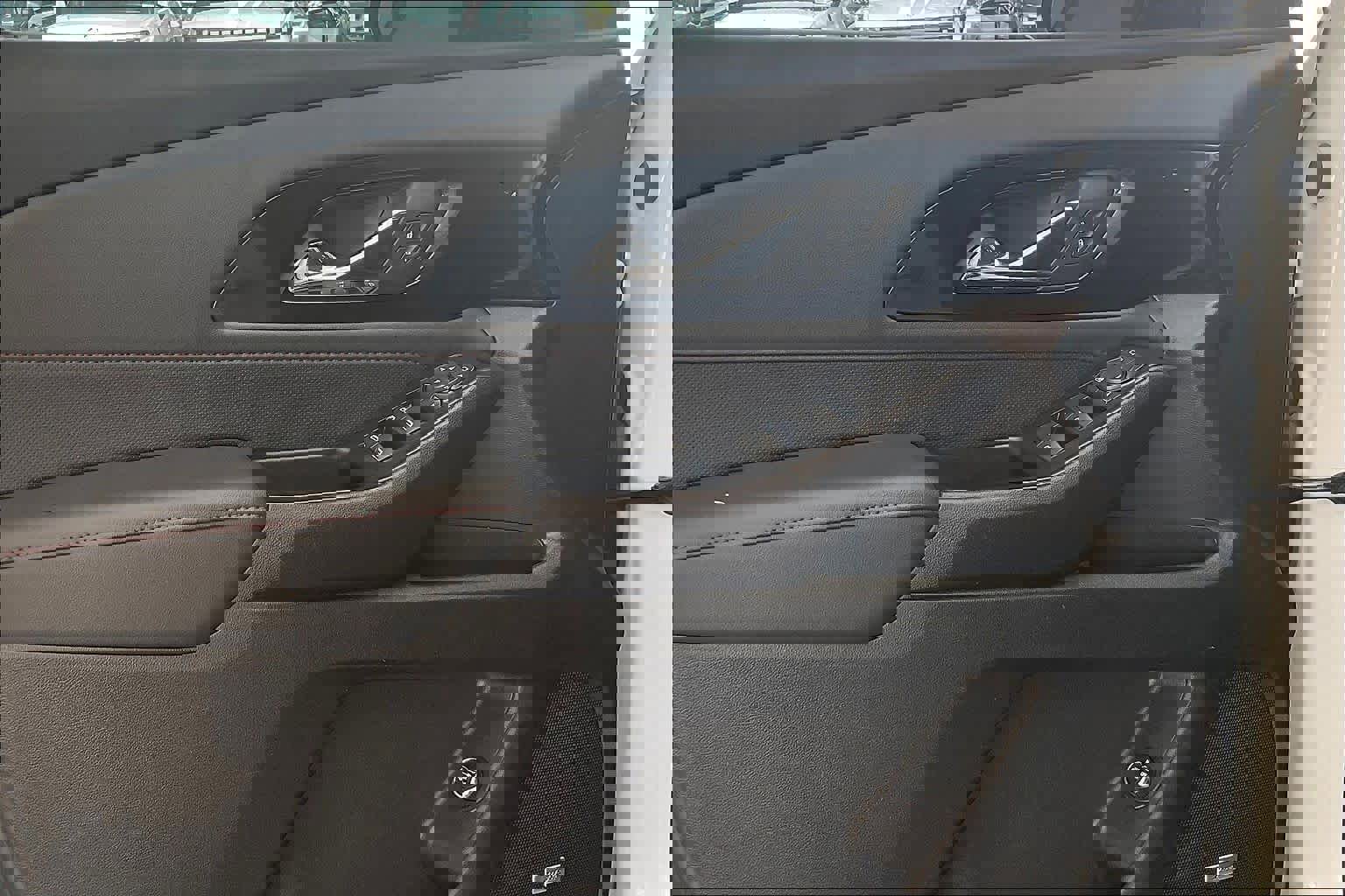 Used 2023 Chevrolet Traverse RS image 22