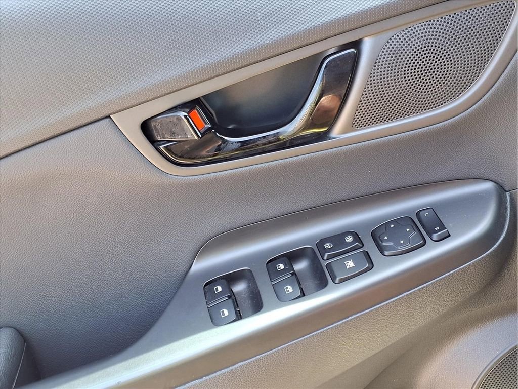 Used 2019 Hyundai Kona Ultimate FWD image 19