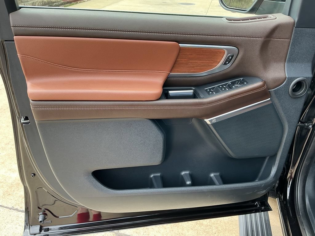 Used 2025 Ford Expedition Max King Ranch AWD/4WD image 8